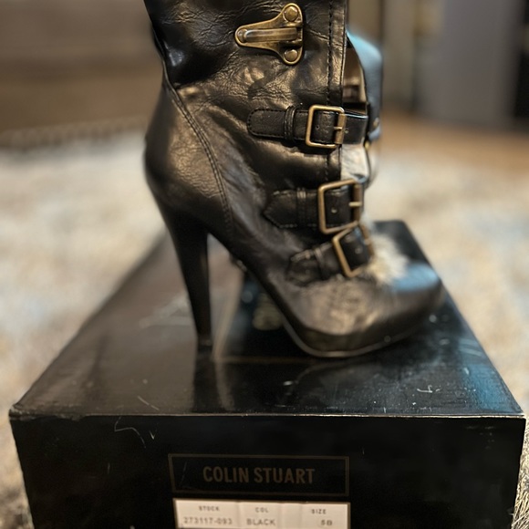 Black high heel boots - Picture 3 of 3